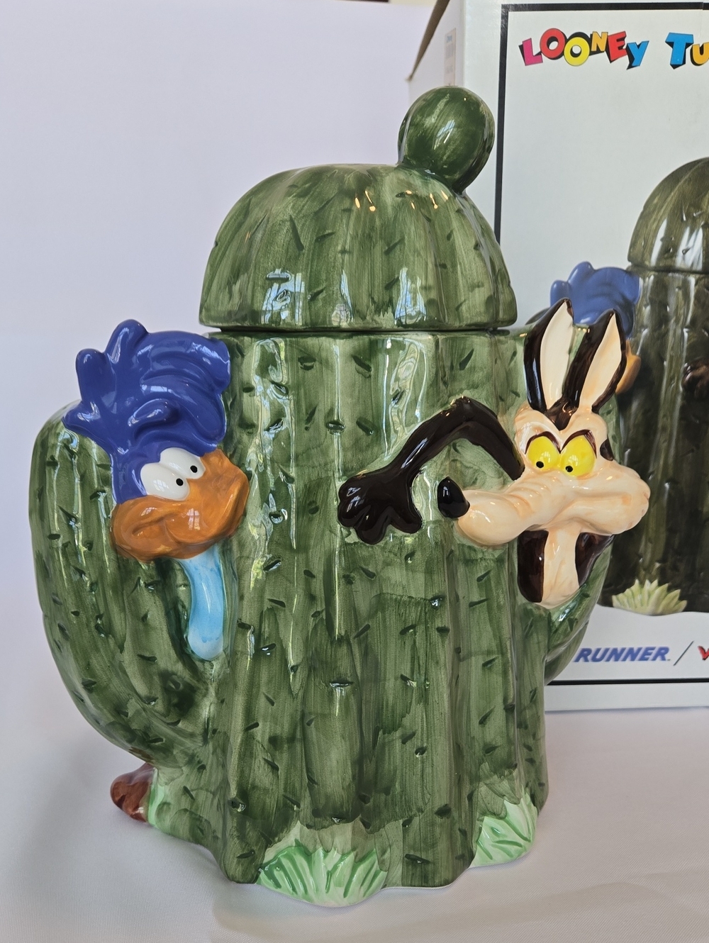 Warner Bros Roadrunner & Wile E Coyote Ceramic Cactus Cookie Jar • Vintage Colle